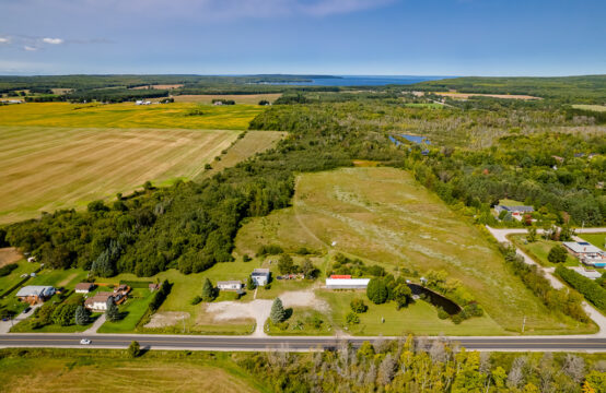 70 Lafontaine Road West, Tiny Township, ON