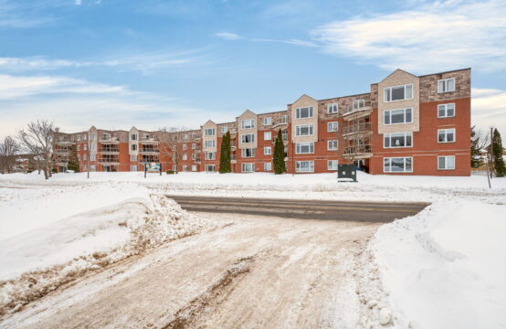 11 Beck Boulevard, Unit 404, Penetanguishene, ON