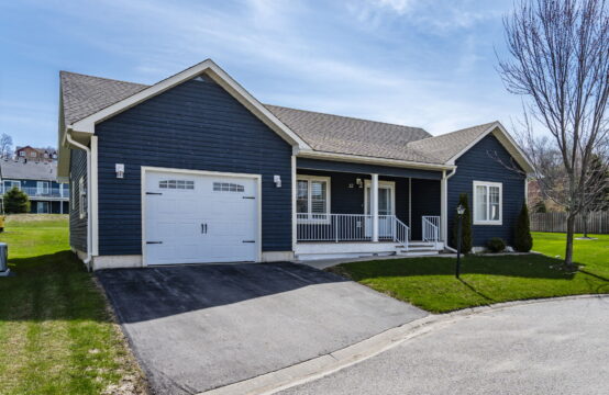 22 Grew Crescent, Penetanguishene, ON
