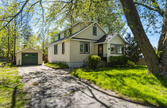 239 Oak Street, Stayner, ON