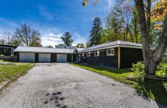 8 Robins Lane, Kawartha Lakes, ON