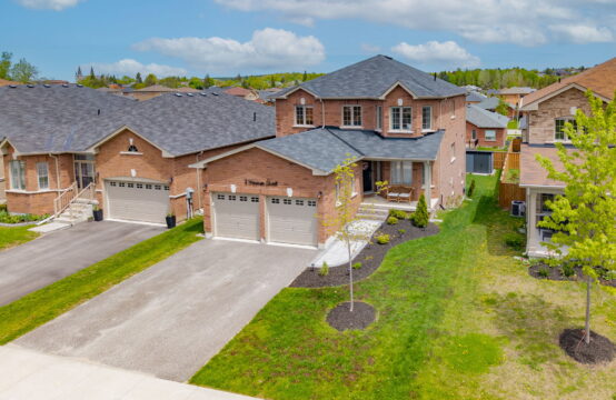 8 Hewson Street, Penetanguishene, ON
