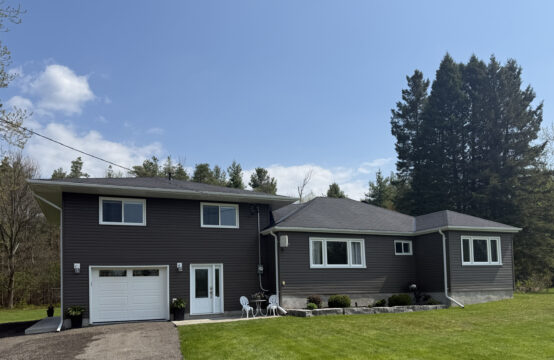5525 Penetanguishene Road, Elmvale, ON