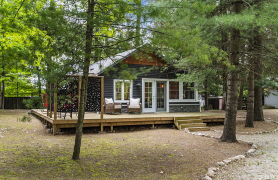 14 Thunder Bay Lane, Thunder Beach, ON