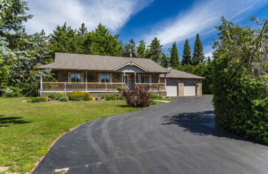 2 Greenshields Crescent, Oro-Medonte, ON