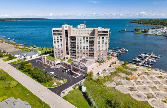 699 Aberdeen Boulevard, Unit 706, Midland, ON