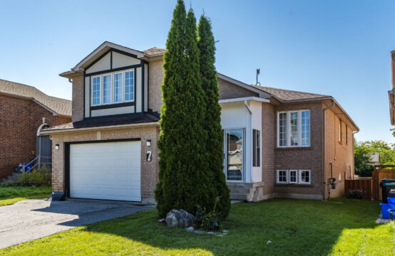 7 Golds Crescent, Barrie, ON