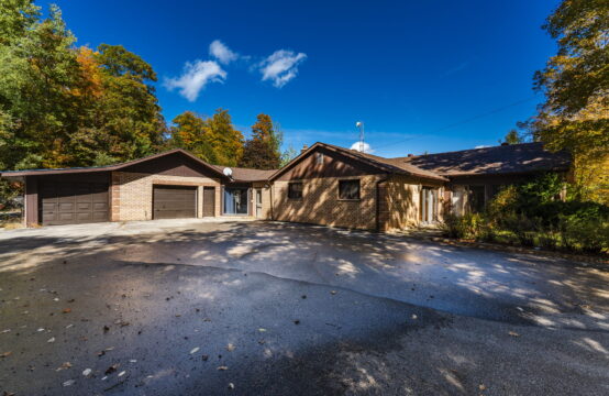 900 Champlain Road, Tiny Township, ON